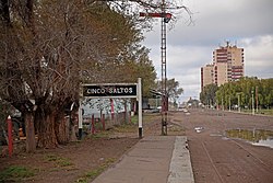 Estacion tren - cinco saltos - nomenclador y señales - panoramio